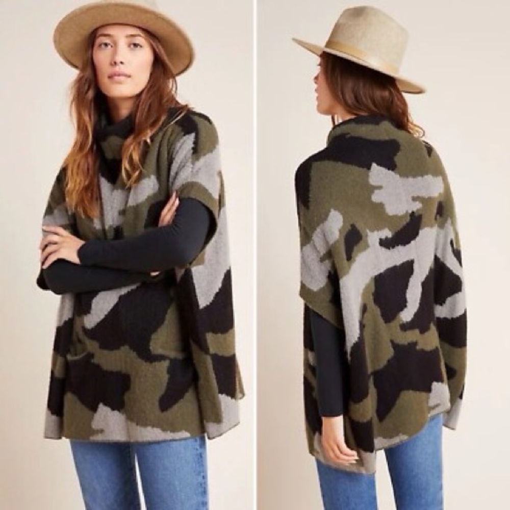 Moth Anthropologie Henrietta Camo Poncho Top Green Black Short‎ Sleeve size XS
